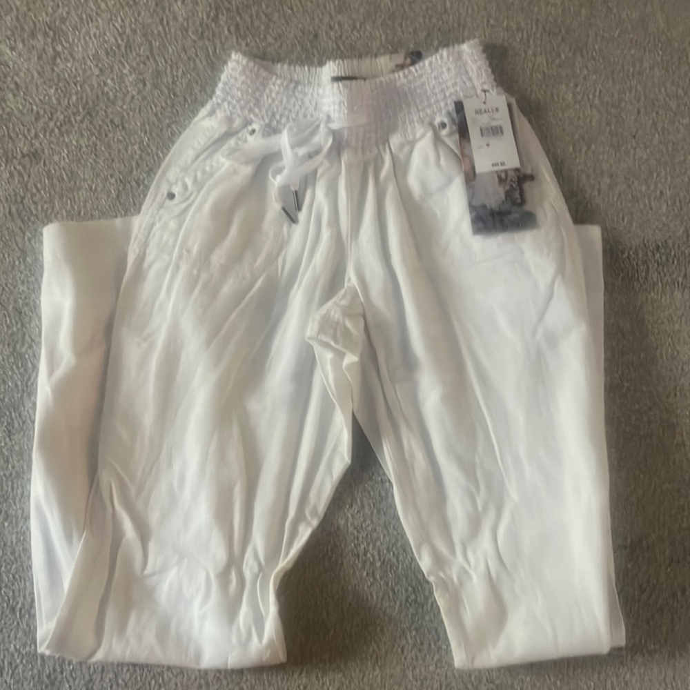 Juniors white linen pants, re-wash whites, medium, never worn